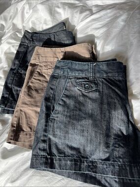 Three Loft 4 inch shorts  in Denim and and Taupe